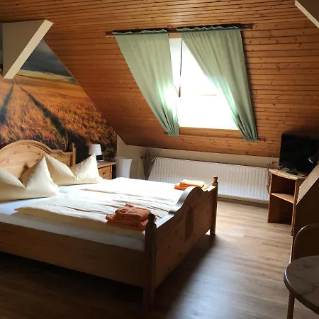 Schuetzenhaus فندق